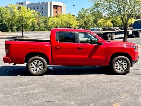 Used 2022 Nissan Frontier SV AWD/4WD image 9