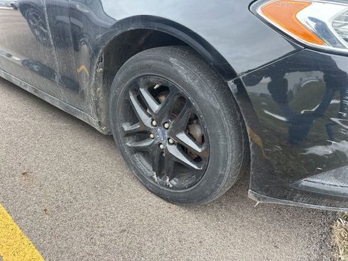 Used 2013 Ford Fusion SE image 4