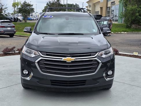 Used 2018 Chevrolet Traverse LT FWD image 2