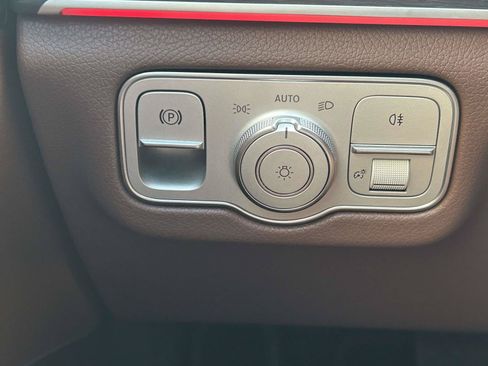 Certified 2025 Mercedes-Benz GLE 450e 4MATIC image 23