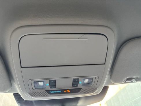 Used 2021 Ford Explorer XLT w/ Equipment Group 202A RWD image 18