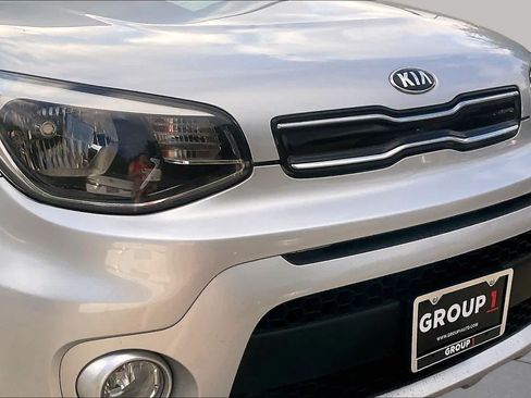 Used 2017 Kia Soul + FWD image 29