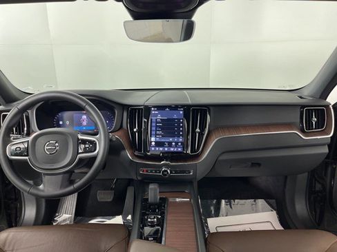 Used 2023 Volvo XC60 B5 Plus w/ Protection Package Premier FWD image 34