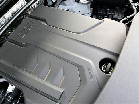 New 2025 Audi Q5 Prestige image 17