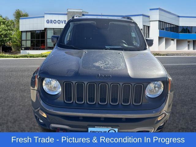 Used 2018 Jeep Renegade Trailhawk AWD/4WD image 9