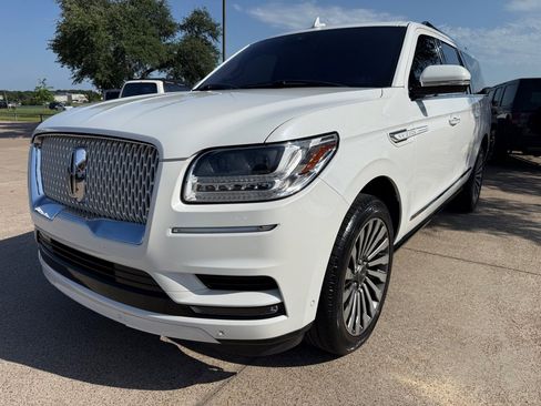 Used 2020 Lincoln Navigator L Reserve w/ Equipment Group 208A Reserve AWD/4WD image 3