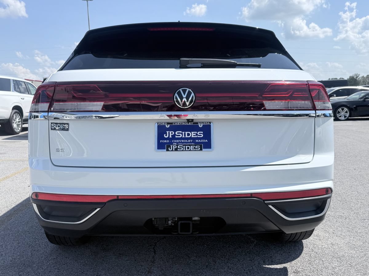 Used 2024 Volkswagen Atlas Cross Sport SE FWD image 6