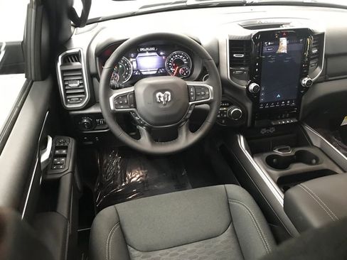 New 2026 RAM 1500 4x4 Crew Cab image 36