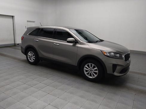 Used 2019 Kia Sorento LX image 11