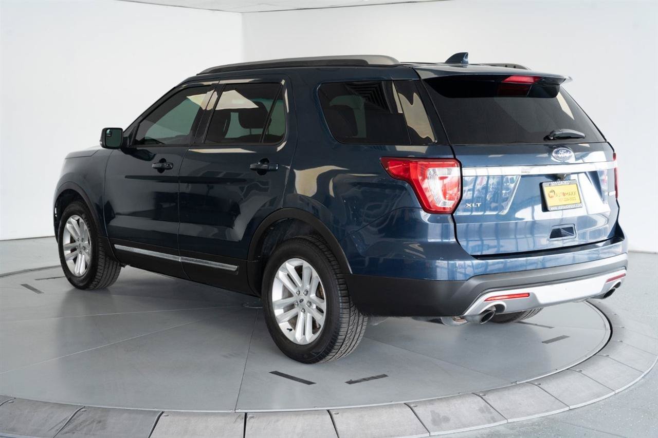 Used 2016 Ford Explorer XLT w/ Equipment Group 201A FWD image 6