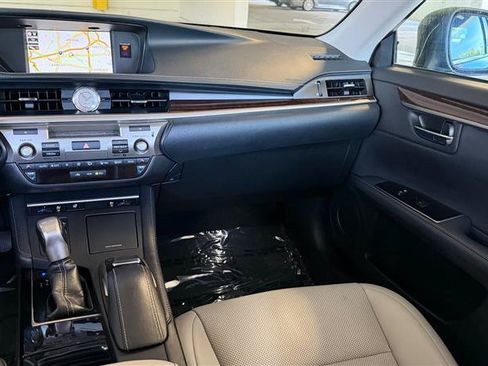 Used 2018 Lexus ES 350 w/ Navigation System Package FWD image 17