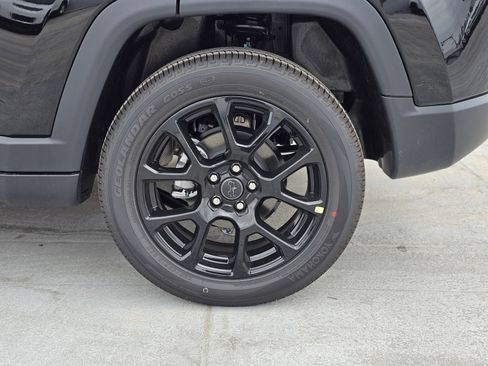 New 2026 Jeep Compass Latitude AWD/4WD image 9