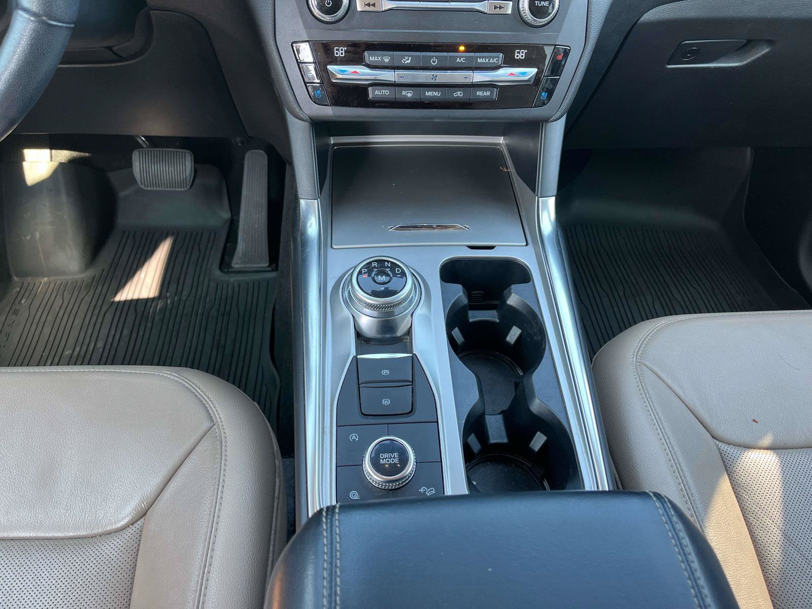 Used 2020 Ford Explorer Limited AWD/4WD image 14