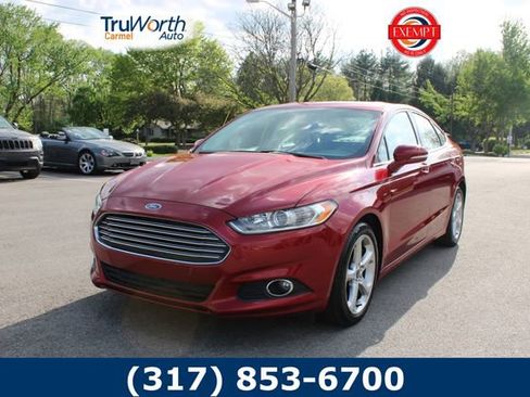 Used 2015 Ford Fusion SE image 1
