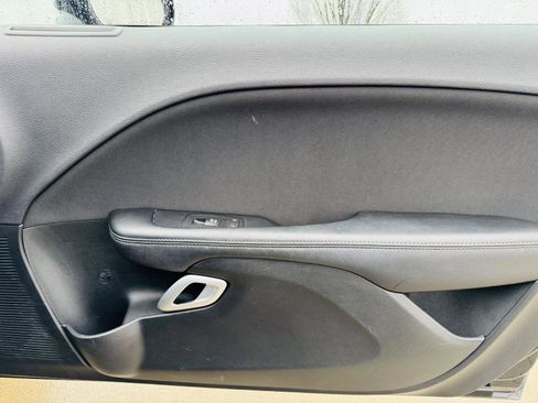 Certified 2016 Dodge Challenger SXT image 18