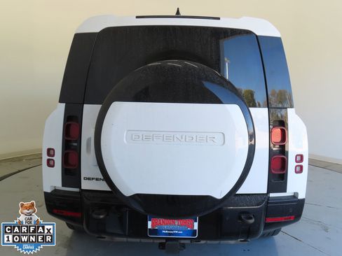 Used 2024 Land Rover Defender 130 X-Dynamic SE image 5