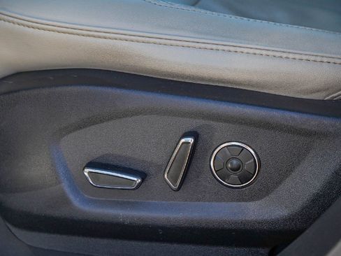 Used 2016 Ford Explorer Platinum image 23