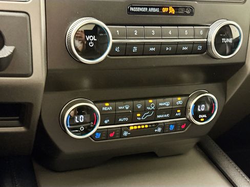 Used 2020 Ford Expedition Max XLT w/ Equipment Group 202A RWD image 17