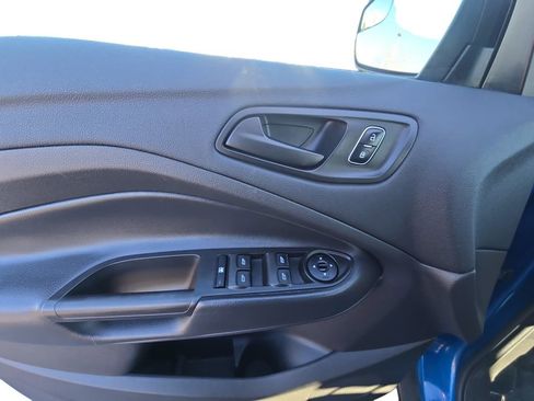 Used 2017 Ford Escape S image 22