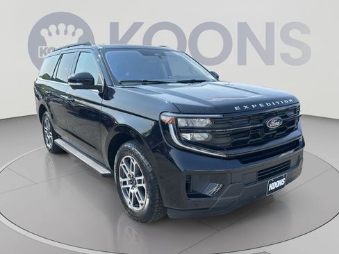 Certified 2025 Ford Expedition Active AWD/4WD image 18