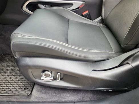 Used 2025 Jaguar F-PACE R-Dynamic S image 18