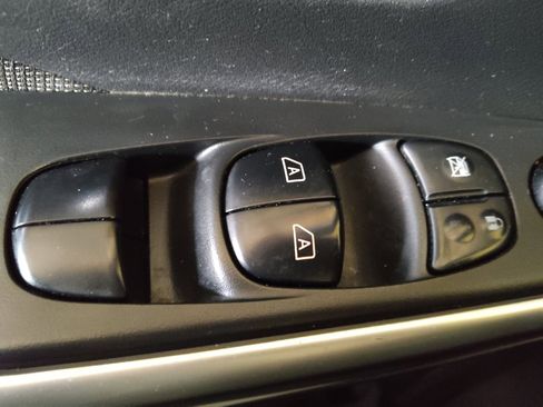 Used 2019 Nissan Kicks SV image 27