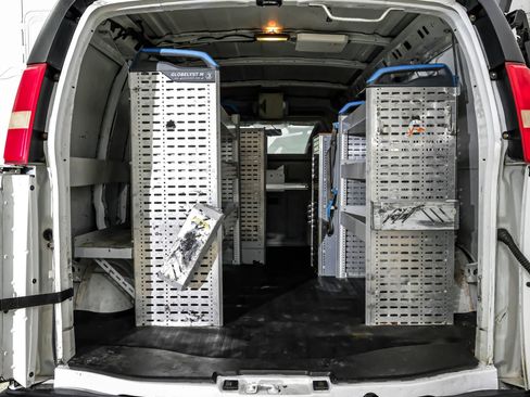 Used 2014 Chevrolet Express 2500 RWD image 39