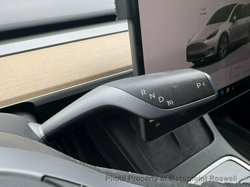 Used 2023 Tesla Model Y Long Range AWD/4WD image 17