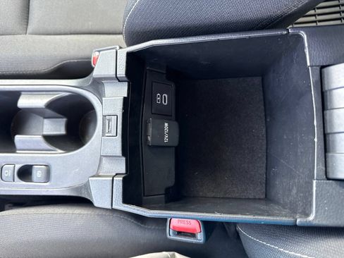 Used 2025 Toyota Corolla LE FWD image 25