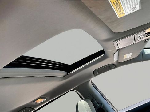 Used 2024 Honda Odyssey EX-L image 22