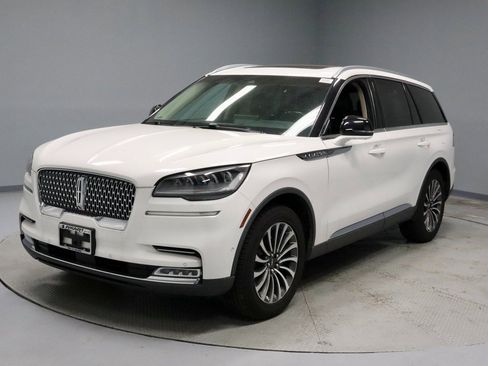 Used 2020 Lincoln Aviator Reserve w/ Equipment Group 201A image 8