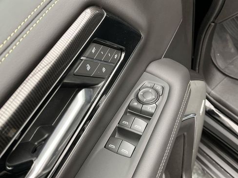 Certified 2025 GMC Yukon XL Elevation w/ LPO, Elevation Black Package AWD/4WD image 10