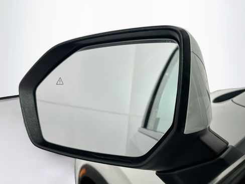 Used 2025 Hyundai Palisade SEL FWD image 16