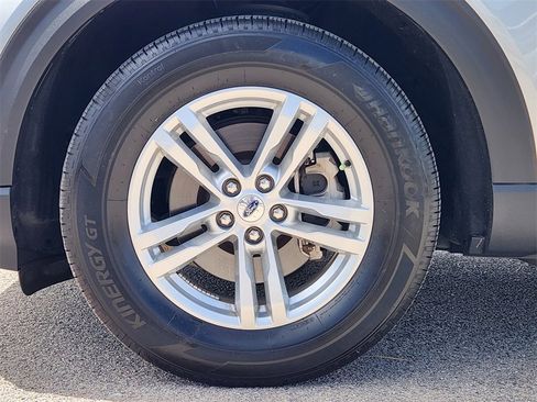 Used 2023 Ford Explorer XLT w/ Equipment Group 202A image 11