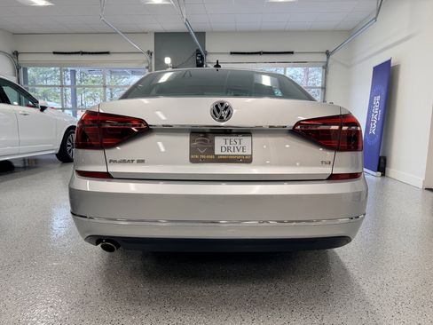 Used 2018 Volkswagen Passat 2.0T SE image 7