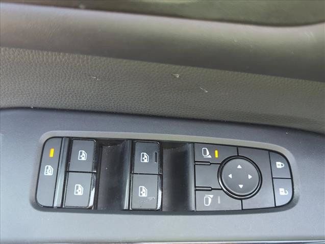 Used 2025 Nissan Pathfinder S FWD image 10