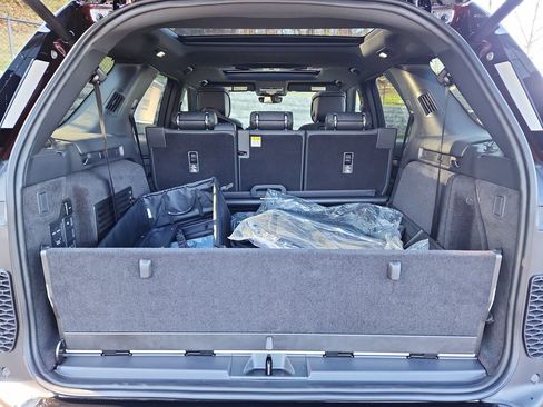 New 2026 Land Rover Discovery Limited Edition image 13