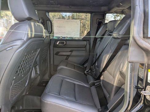 New 2025 Ford Bronco Badlands image 13