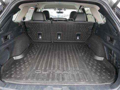 Used 2021 Subaru Outback Limited image 18