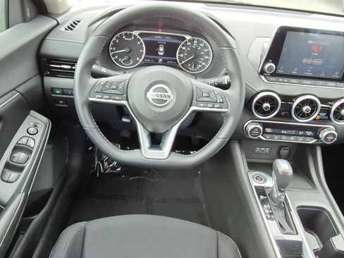 Used 2020 Nissan Sentra SV FWD image 8