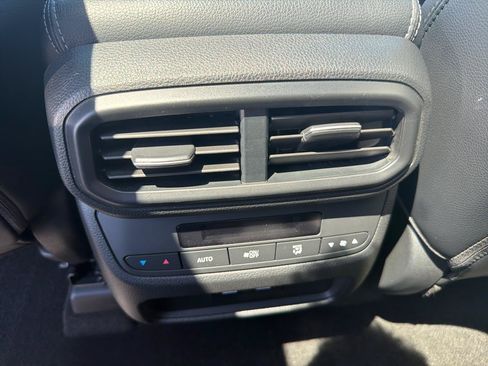 Used 2023 Honda Pilot Touring image 23