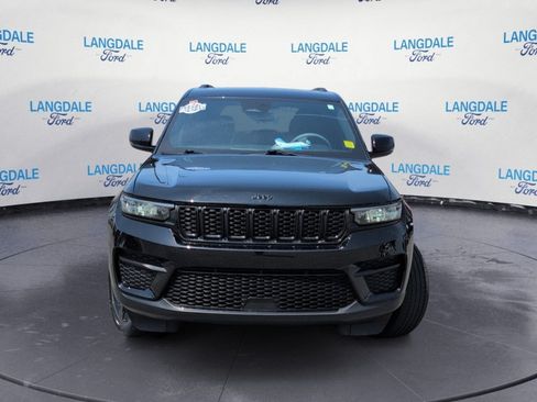 Used 2024 Jeep Grand Cherokee Altitude RWD image 12
