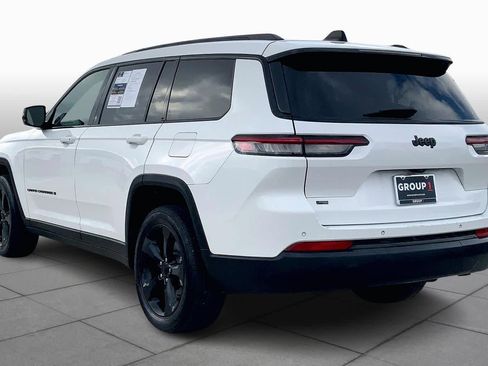 Used 2023 Jeep Grand Cherokee L Laredo image 12