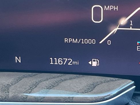 Used 2025 Cadillac Escalade Sport Platinum image 4