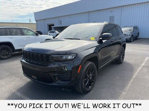 Certified 2025 Jeep Grand Cherokee Altitude image 1