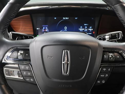 Used 2022 Lincoln Navigator Reserve image 13