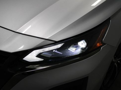 Used 2024 Nissan Altima 2.5 SR image 49