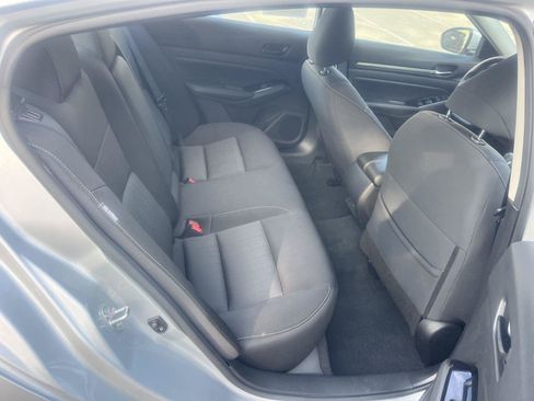 Used 2023 Nissan Altima 2.5 SV FWD image 10