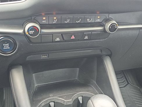 Used 2021 MAZDA MAZDA3 Sedan FWD image 23
