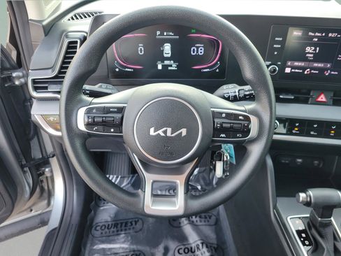 Used 2023 Kia Sportage LX image 15